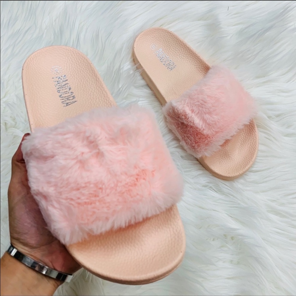 Ladies Pink Fur Slide - Picture 2 of 5